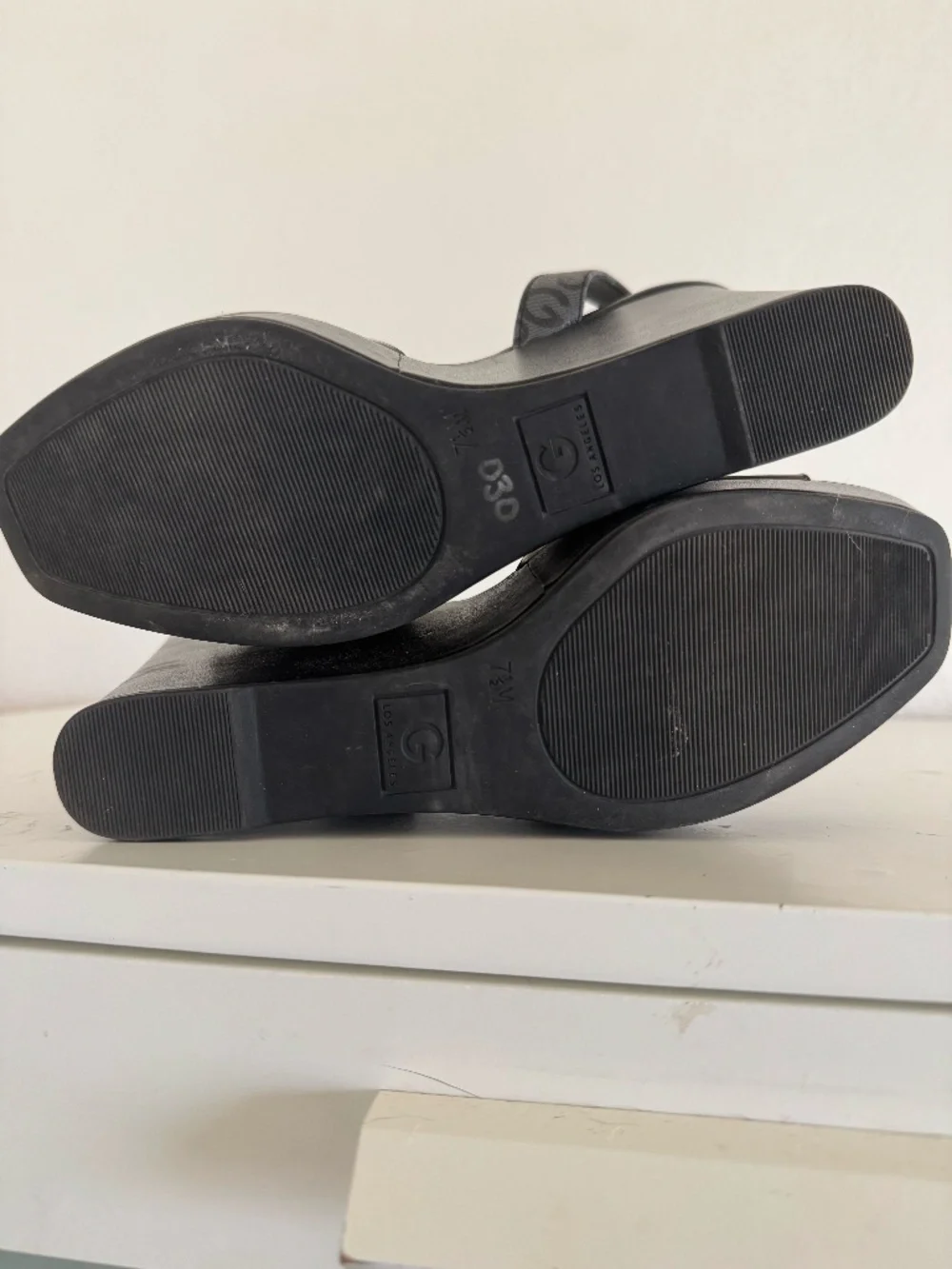 GBG Los Angeles wedge heels